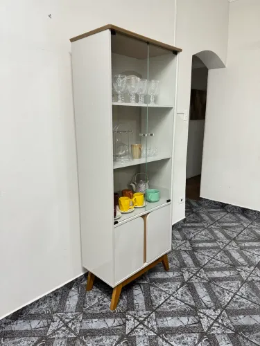 ? Cristaleira Moderna com Porta de Vidro - Estilo Retrô/Nórdico ?