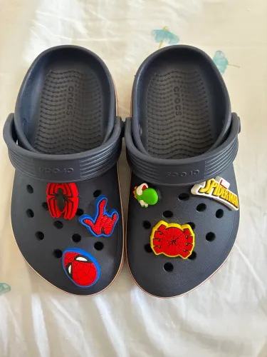 Vendo CROCS infantil semi nova 