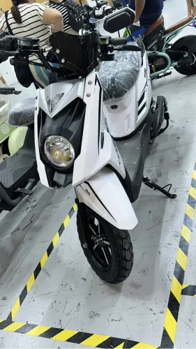 Scooter alto propelido 