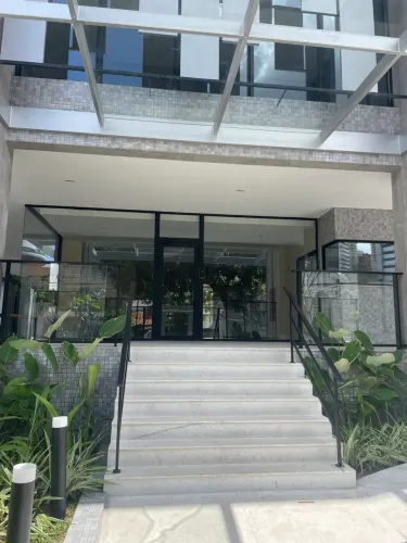 Queens tot. mob., com 3 quartos ,1 suite e 1 banheiro reversível, 2 vgs garagem, em plena 