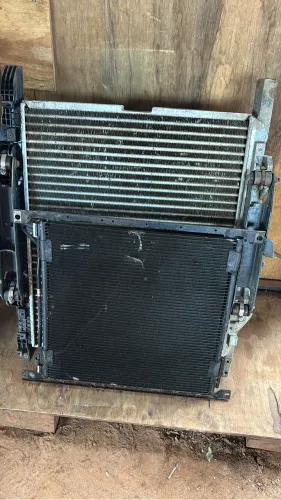 Radiador intercooler axor 1933 original +viscosa da hélice +reservatório água