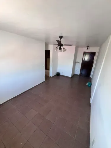 Apartamento para venda possui 60 metros quadrados com 2 quartos