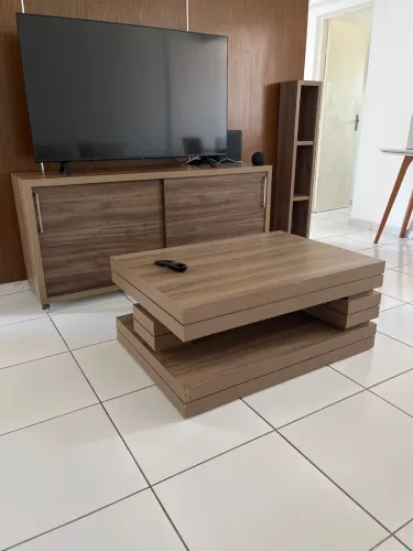 Centro e rack para televisão