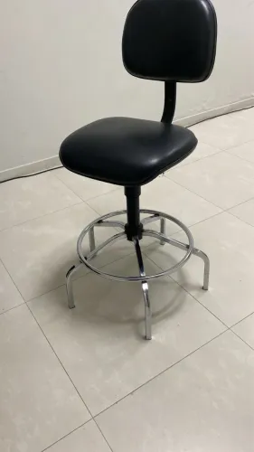 Cadeira caixa cromada