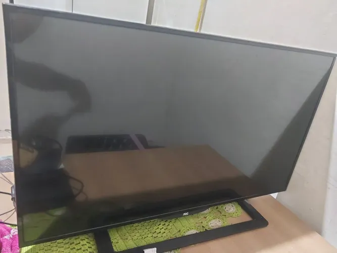 TV AOC 43 polegadas - COM DEFEITO