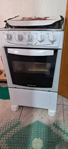 Fogão Mônaco esta em perfeito estado