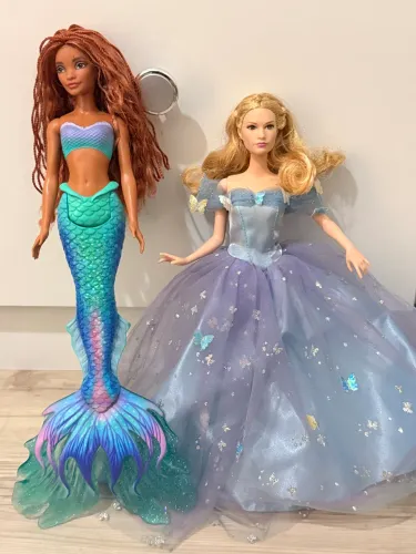2 bonecas 1 valor- ariel e cinderella barbie live action mattel disney