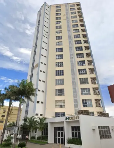 SALA COMERCIAL, ED. WORK TOWER, REGIÃO DO CENTRO, PROX UNIMED, DIVIDIDA EM DUAS SALAS