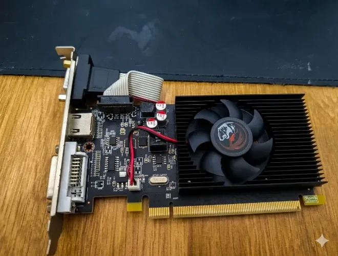 AMD Radeon R5 220 COM DEFEITO - LIGA E NÃO VÍDEO