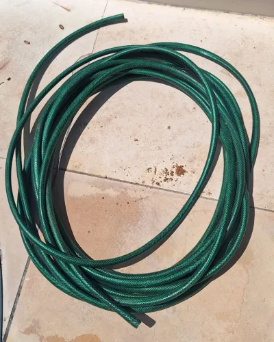 Vendo ou troco MANGUEIRA TRANCADA PVC 20MT