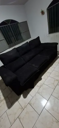 Sofa preto em Ótimo estado - Aproveita essa Oportunidade