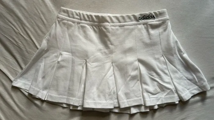 SAIA PLISSADA ADIDAS ORIGINALS