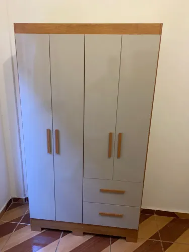Guarda roupa solteiro 4 pra