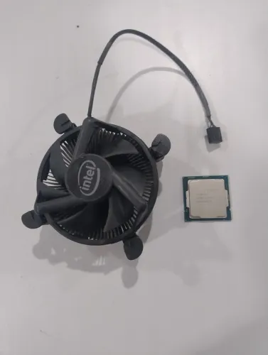 Intel Core I3-10105F + Cooler Box Original Intel