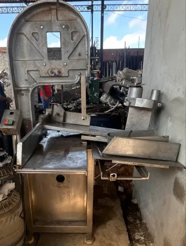 Vendo Máquina de Cortar Osso Industrial