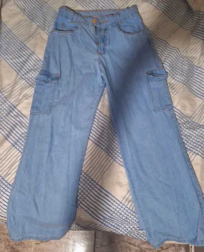 DUAS CALÇAS POR R$65 USADAS UMA VEZ