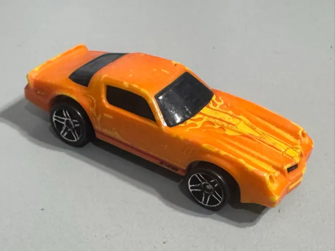 Hot Wheels Chevrolet Camaro Z28 (sem embalagem) Color shifters 2013