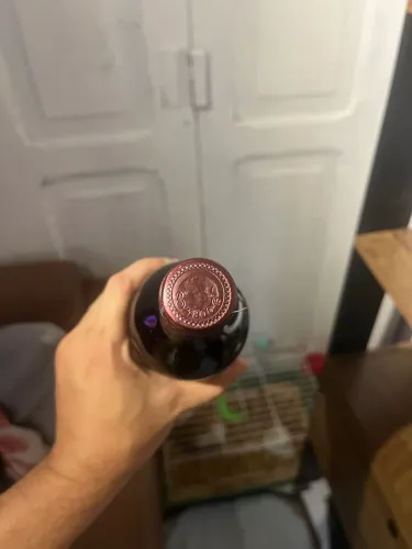 Tenho esse vinho guardado há muito tempo, estou vendendo 180