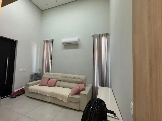 LOCAÇÃO CASA Térrea para aluguel possui 200 metros quadrados com 3 quartos SENDO UMA SUITE