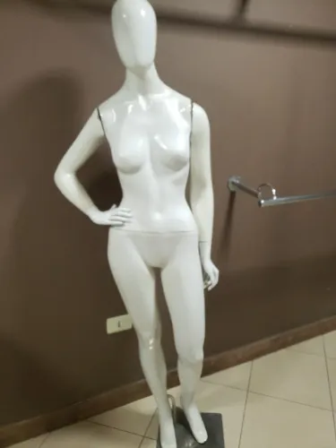 Manequim expositor feminino