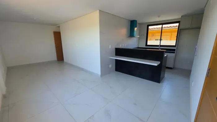 Apartamento com 03 quartos (01 suíte) e 03 vagas - Esplanada