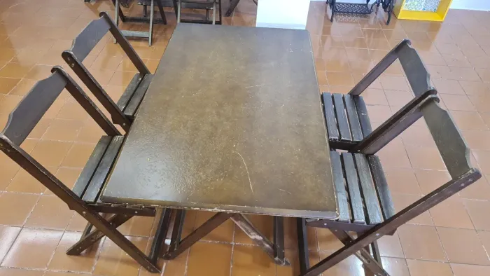 Mesas para restaurante ou lanchonete 04 mesas 16 cadeiras. Zap *