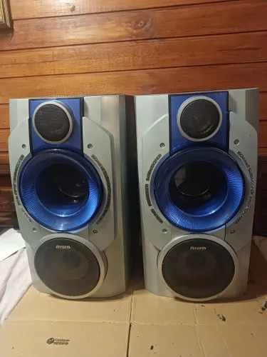 Caixa de som aiwa 