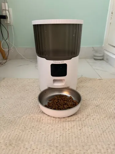 ? Comedouro automático para gatos - pouco uso