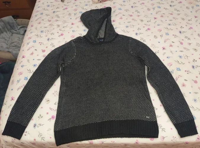 Agasalho masculino em tricô, Hering. Veste P/M