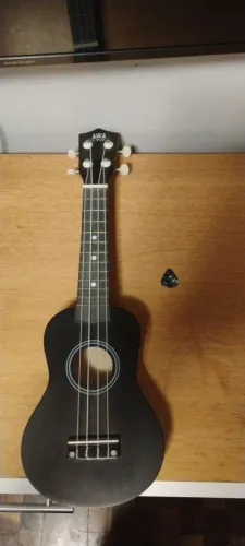 Ukulele Konig usado