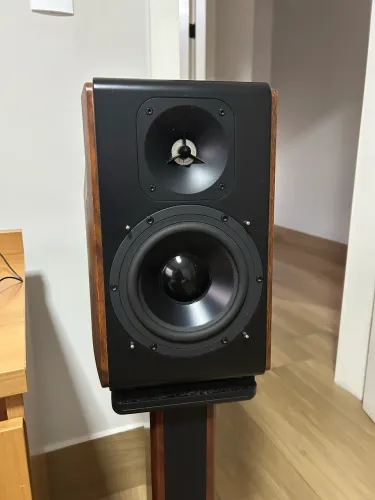 Edifier s3000pro 256watts + pedestal 