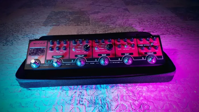 Pedal de efeito Mooer Red Truck 