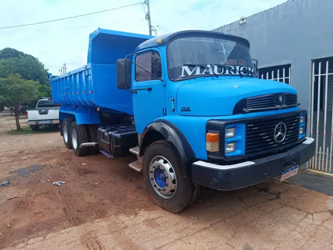 Vendo caçamba 1318
