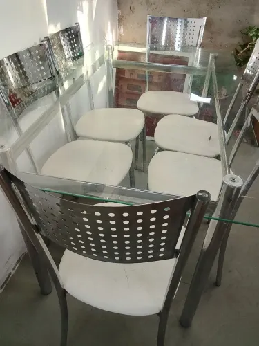 Mesa tampo de vidro de 6 cadeiras