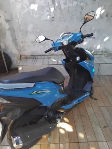 VENDO MOTO ELITE