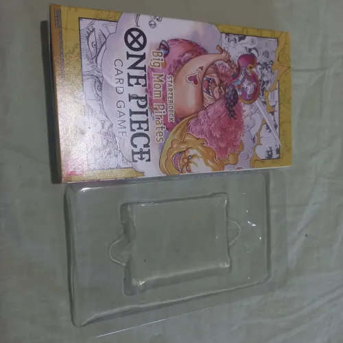 One prece card game big mom piratas st 07 (APENAS CAIXA)