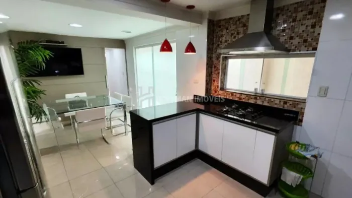Casa para alugar com 247m², 3 quartos e 2 vagas com piscina aquecida!