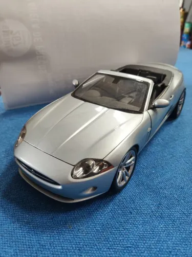 Miniatura Jaguar XK Convertible 1/18, Minichamps