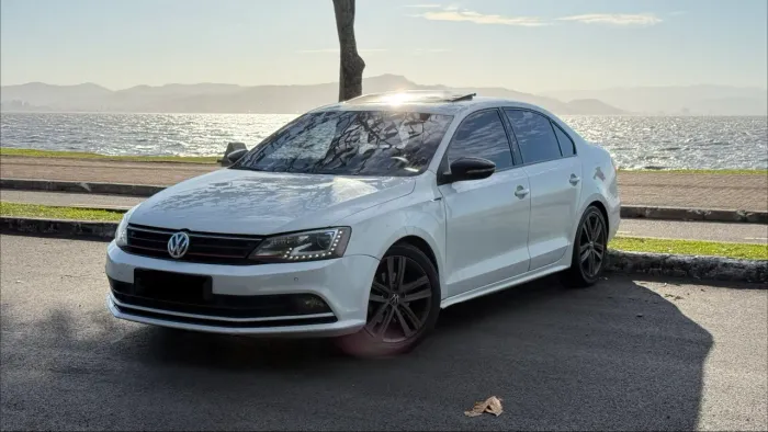 Volkswagen Jetta Comfortline 1.4 TSI 16V 4P Aut. 2017