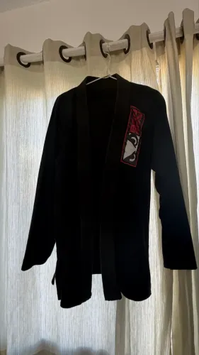 Kimono de Jiu-Jitsu Preto (Ótimo Estado)
