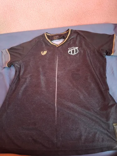 Vendo Camisa oficial do Ceará. Feminina.