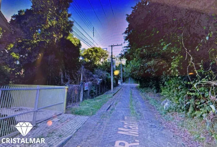 Terreno no Centro de Bombinhas SC, estudo para 3 Triplex