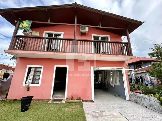 Casa 3 dormitórios no Morro das Pedras