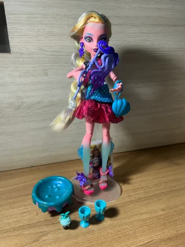 Lagoona monster ball monster high 