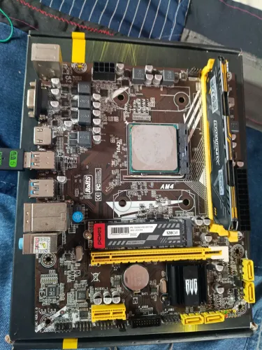 Kit Ryzen 3 3200g com vídeo integrado de 2 gb