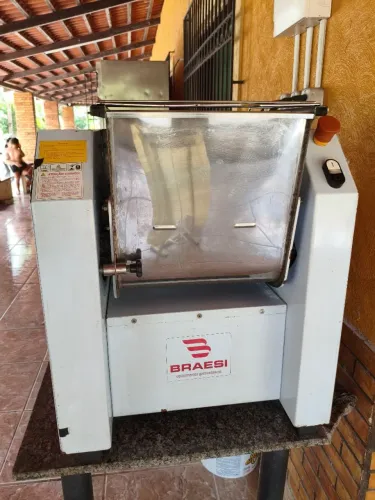 Amassadeira Semi-Rápida Basculante Braesi AR-15 (15kg de Massa)