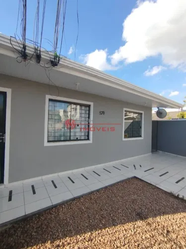 Maravilhosa Kitinete com garagem Capão Raso - 2 quadras Term Pinheirinho