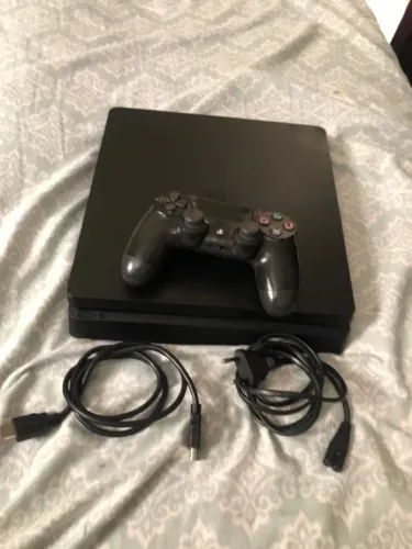 Ps4 slim 