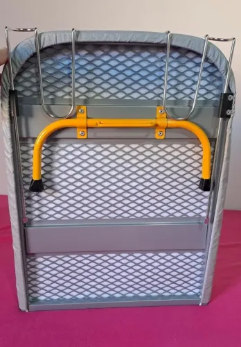 Tábua de passar dobrável portátil