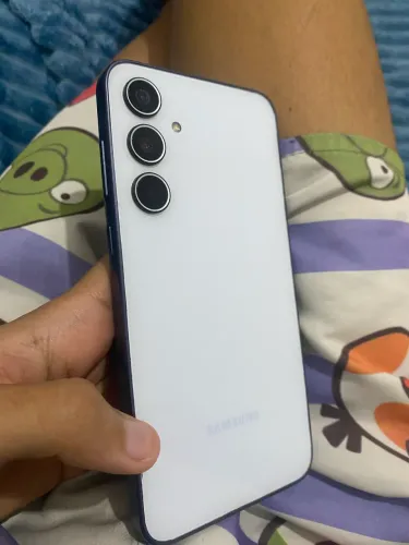 A35 128GB TELA 120hz ?